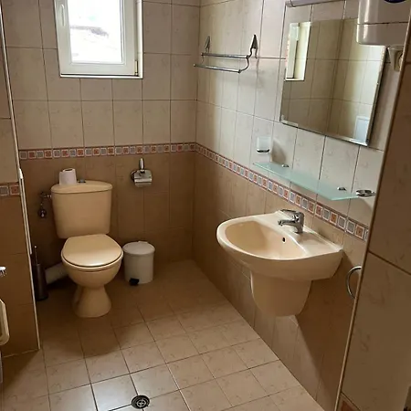 стоянови Hotel Ravda