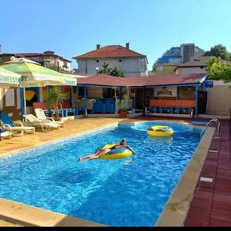 Готель стоянови 2*